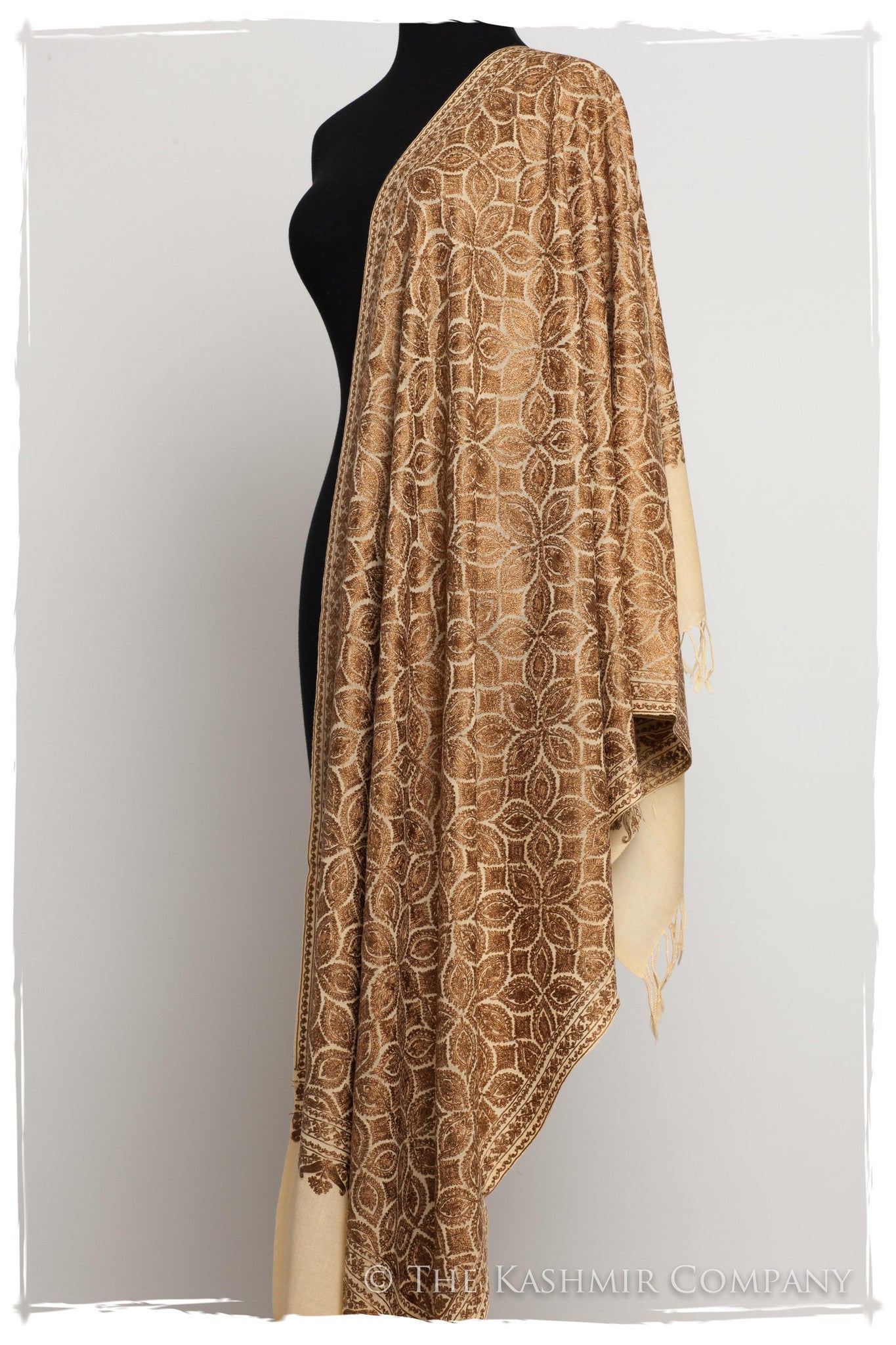 The Célébration Fabuleuse Gold Shawl