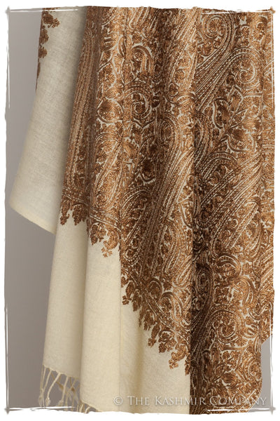 The Célébration Fabuleuse Gold Paisley Shawl