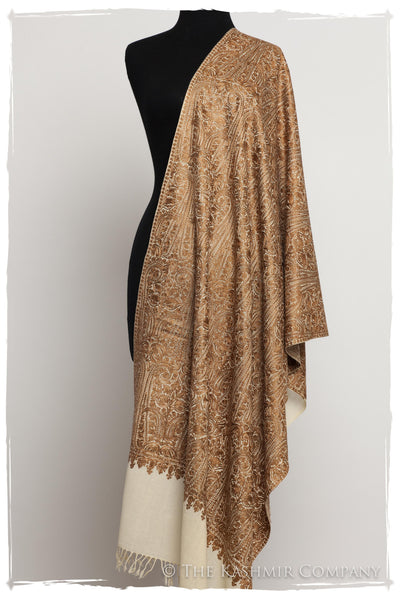 The Célébration Fabuleuse Gold Paisley Shawl