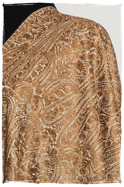 The Célébration Fabuleuse Gold Paisley Shawl