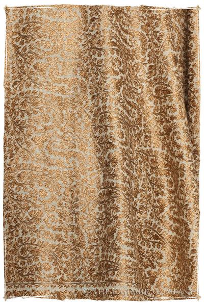 The Célébration Fabuleuse Gold Shawl