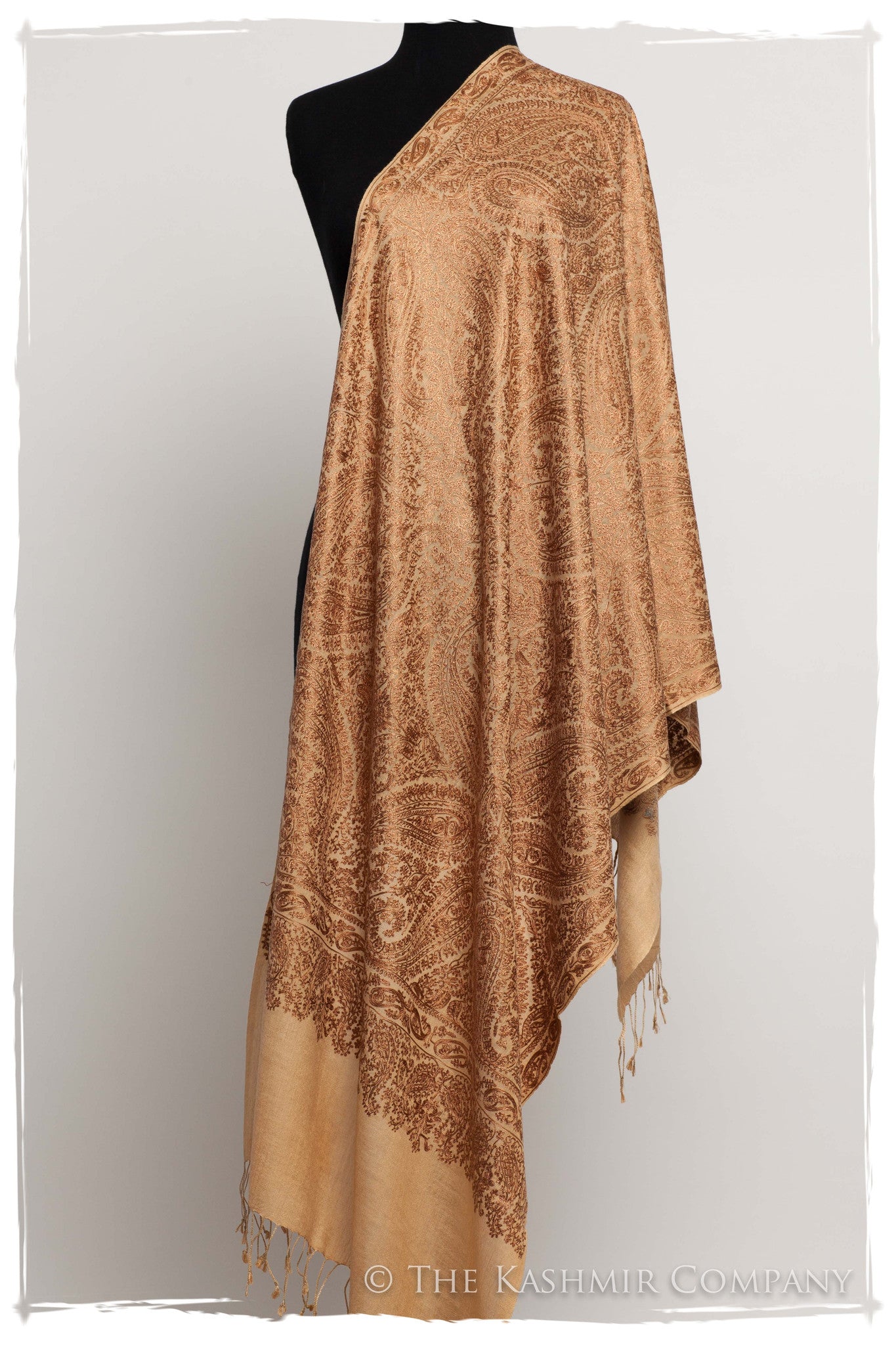 The Célébration Fabuleuse Gold Shawl
