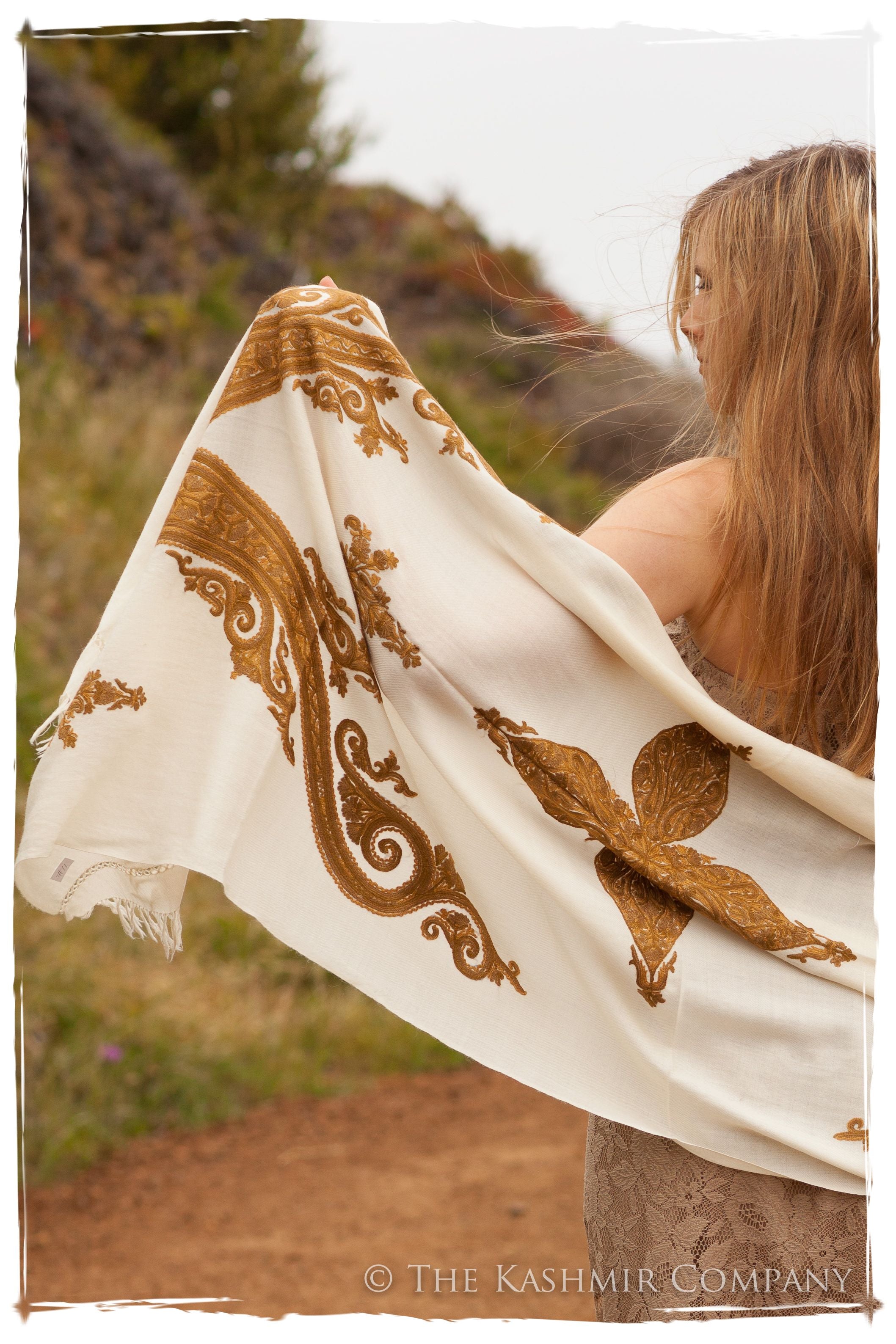 Regal Paisley Oro Verte Shawl