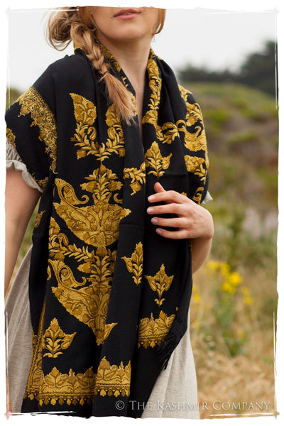 Frontiere des Feuilles Oro Shawl