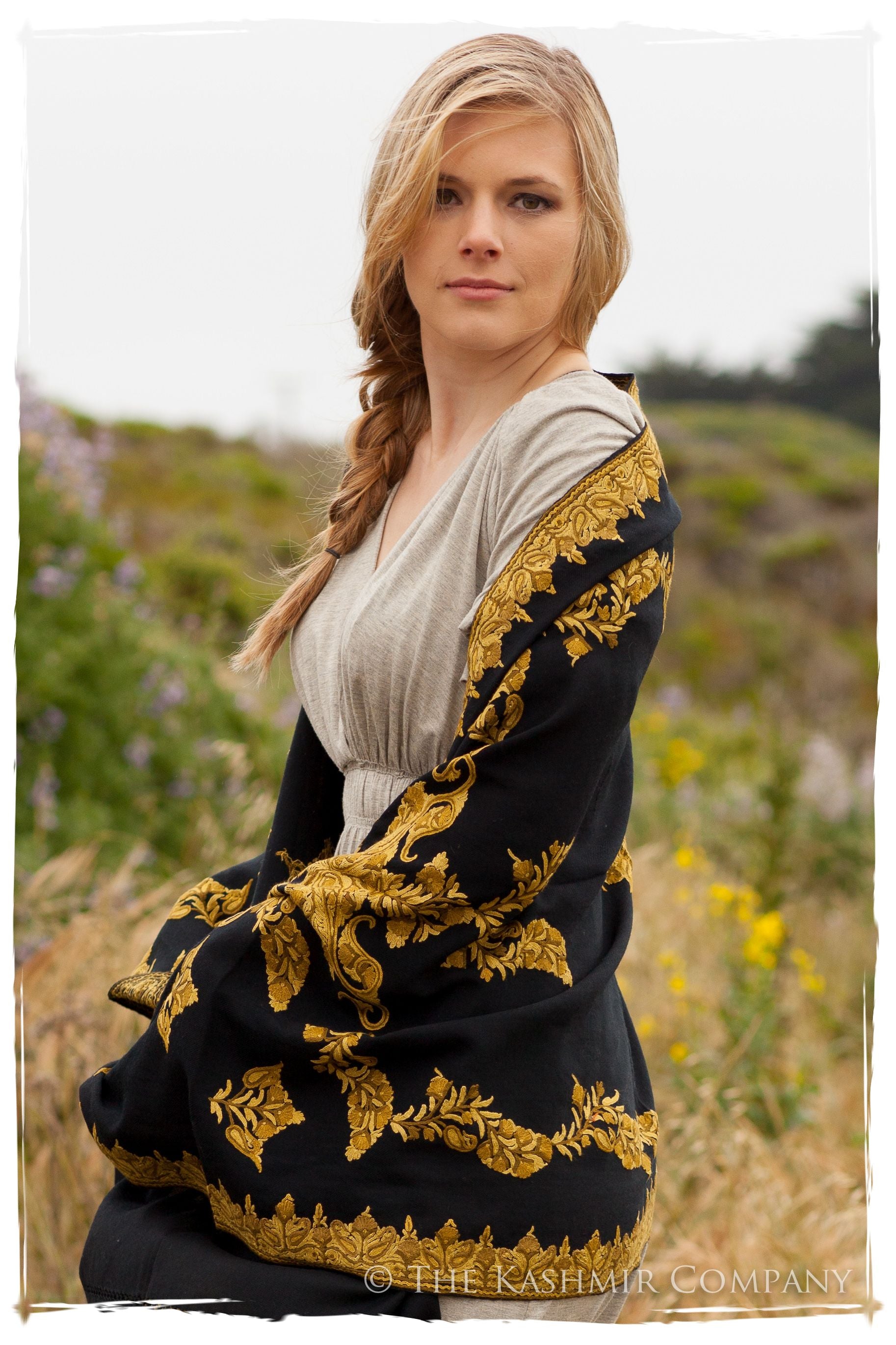 Frontiere des Feuilles Oro Shawl