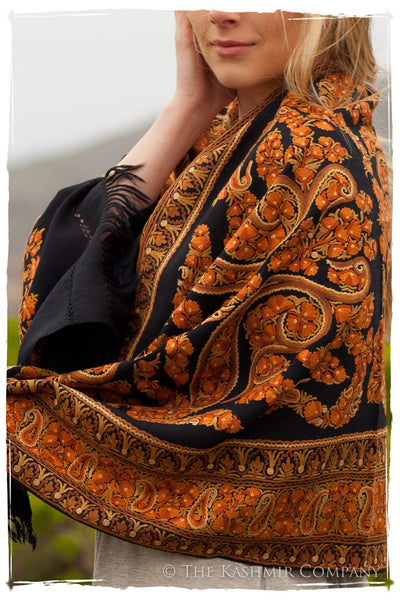 Antique Jardin de Paisley Oro Antiquaires Shawl