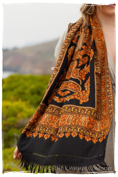 Antique Jardin de Paisley Oro Antiquaires Shawl