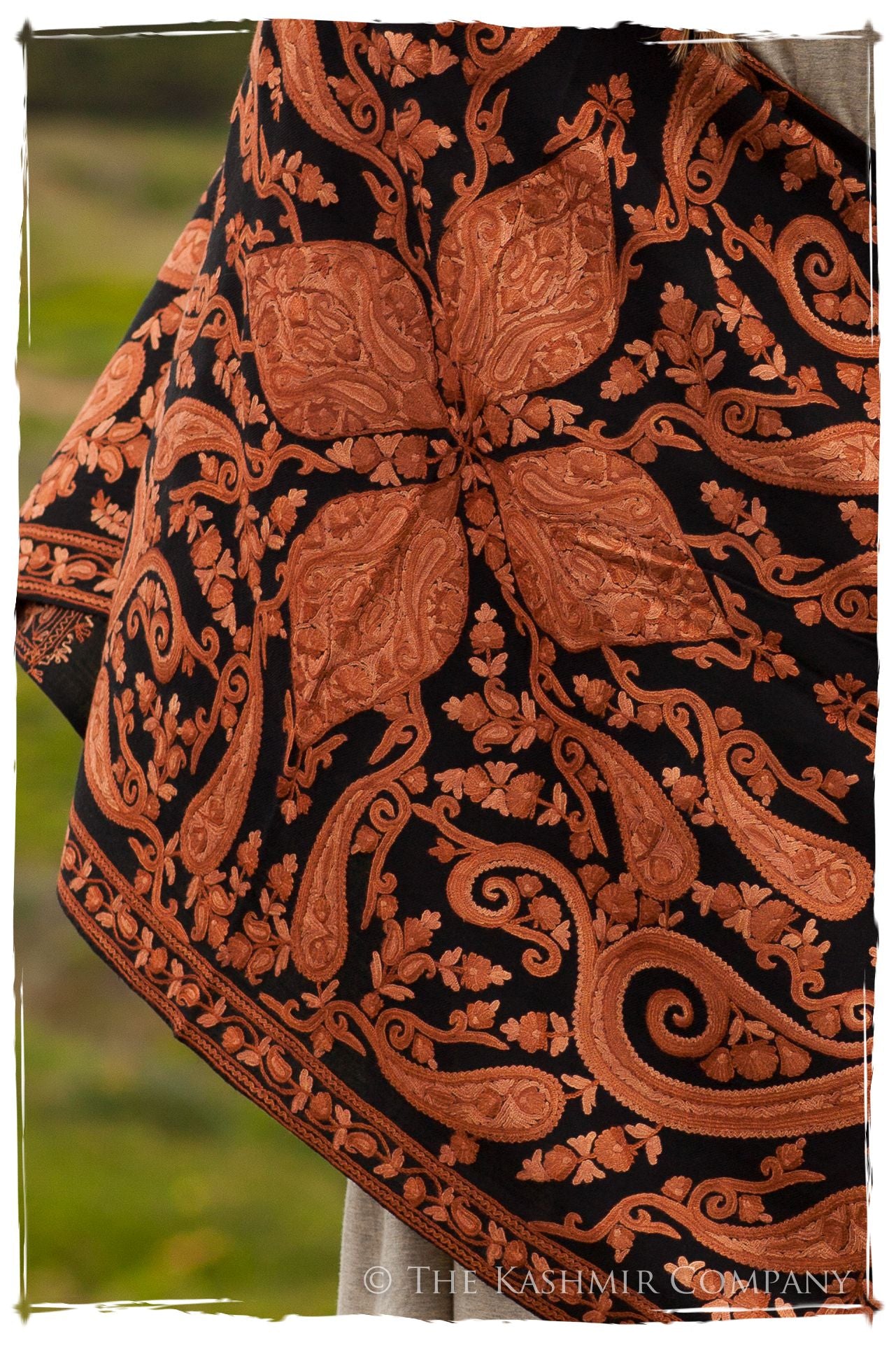 Rococo Cuivre Français Palais Antiquaires Shawl
