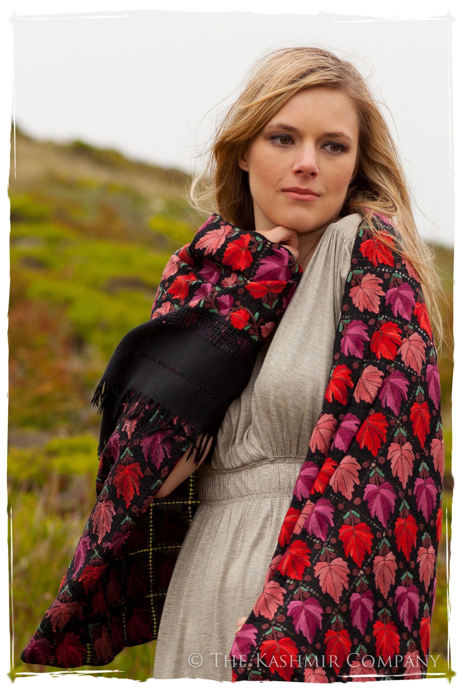 Les Nouvelles Fil Dessiné Française Maple Noir Shawl
