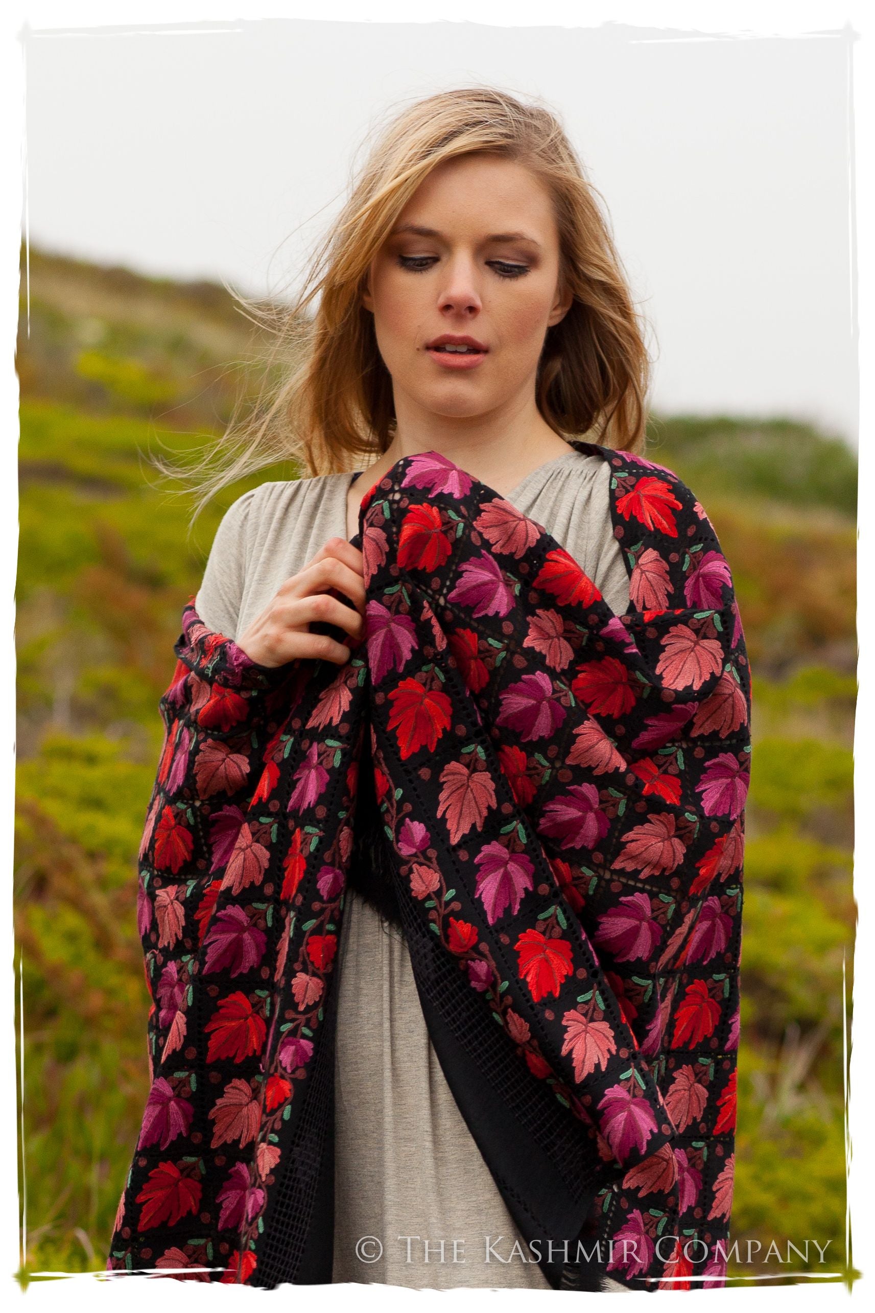 Les Nouvelles Fil Dessiné Française Maple Noir Shawl