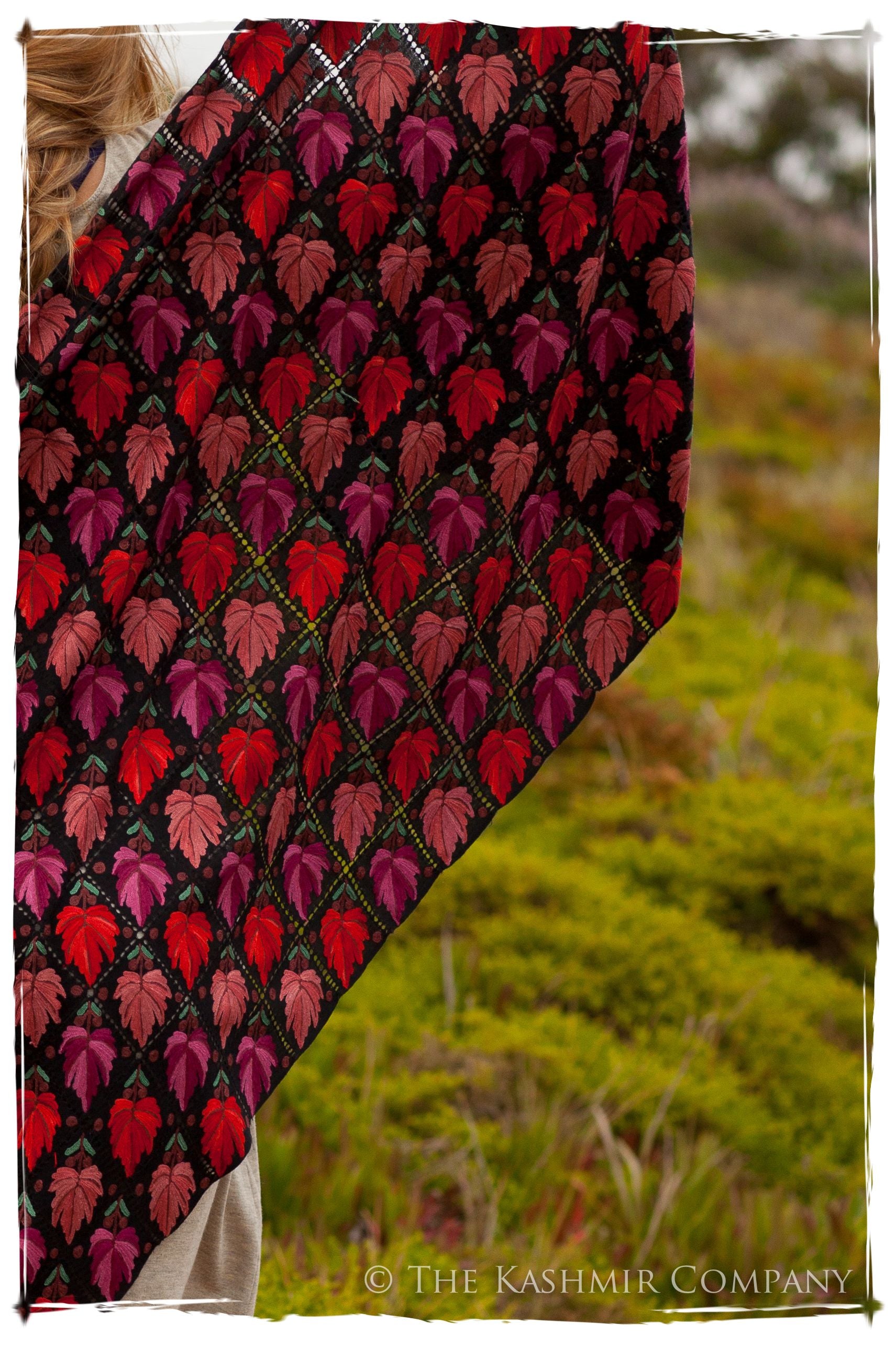 Les Nouvelles Fil Dessiné Française Maple Noir Shawl