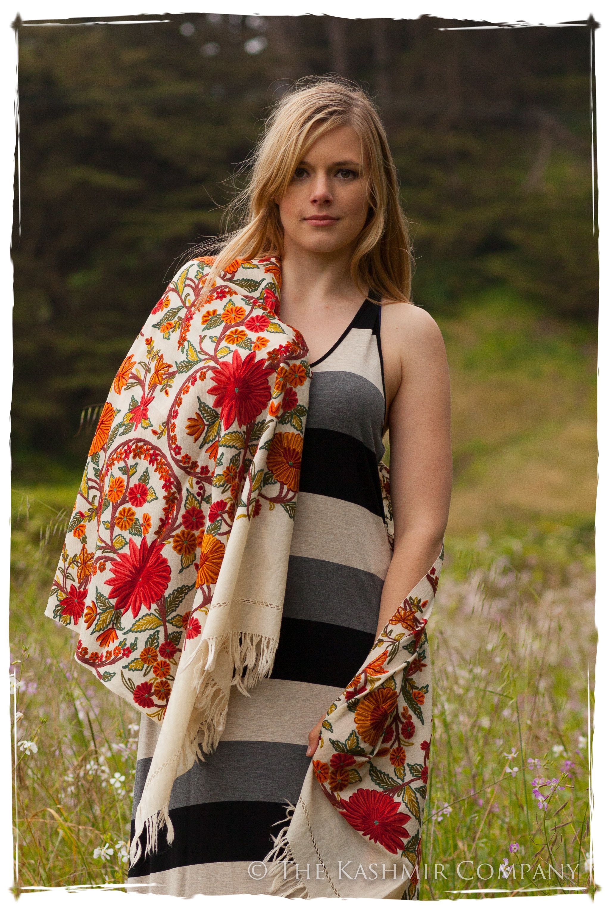 Fleurs du Soleil Contour Ivoire Renoirs Dream Shawl