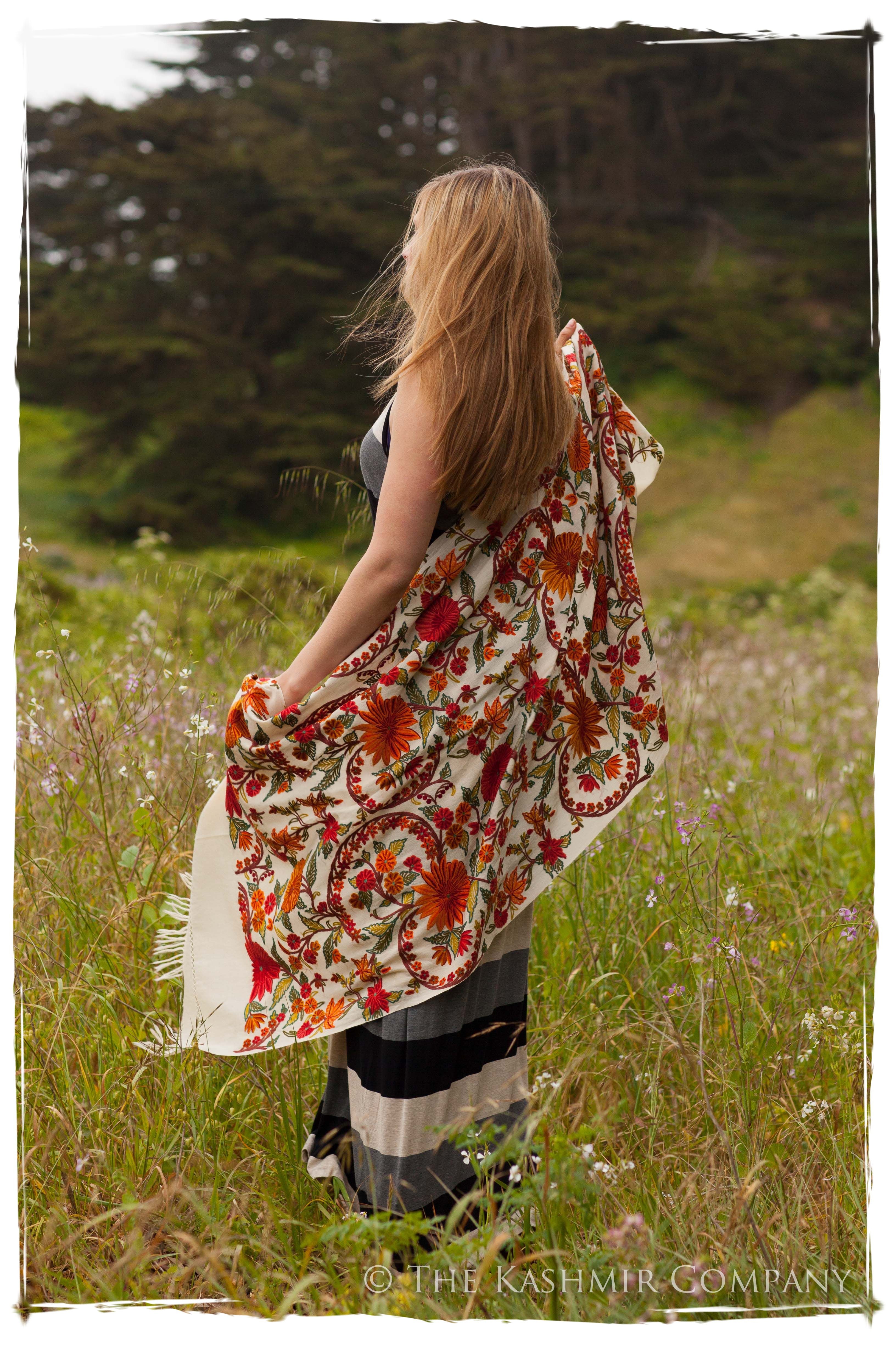Fleurs du Soleil Contour Ivoire Renoirs Dream Shawl