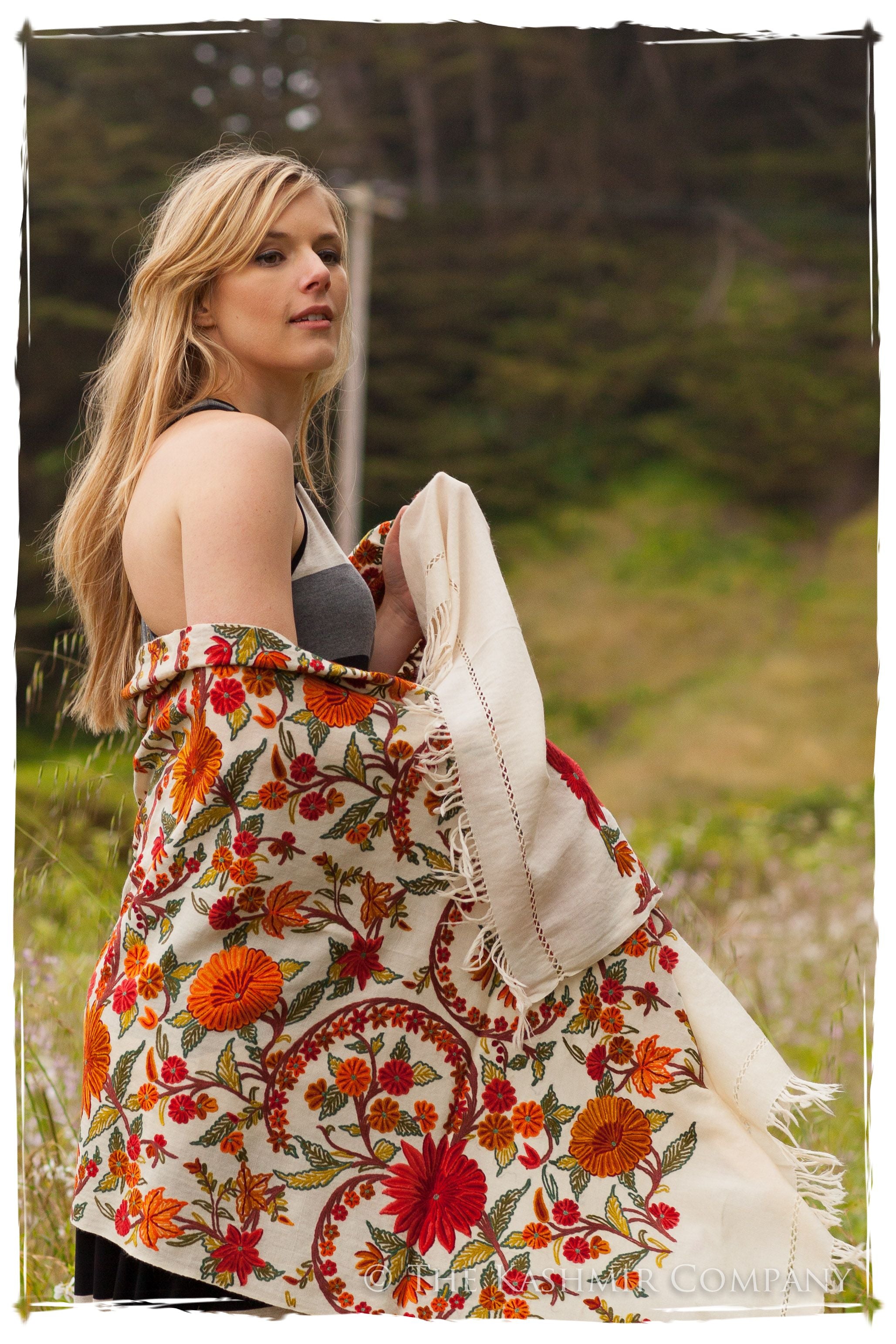 Fleurs du Soleil Contour Ivoire Renoirs Dream Shawl