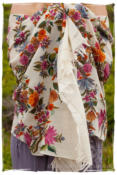 Romance Jardin de Paris Antiquaires Shawl