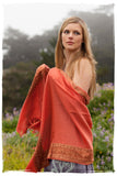 Trois Frontière Rose de Porcelaine Mascarade Shawl