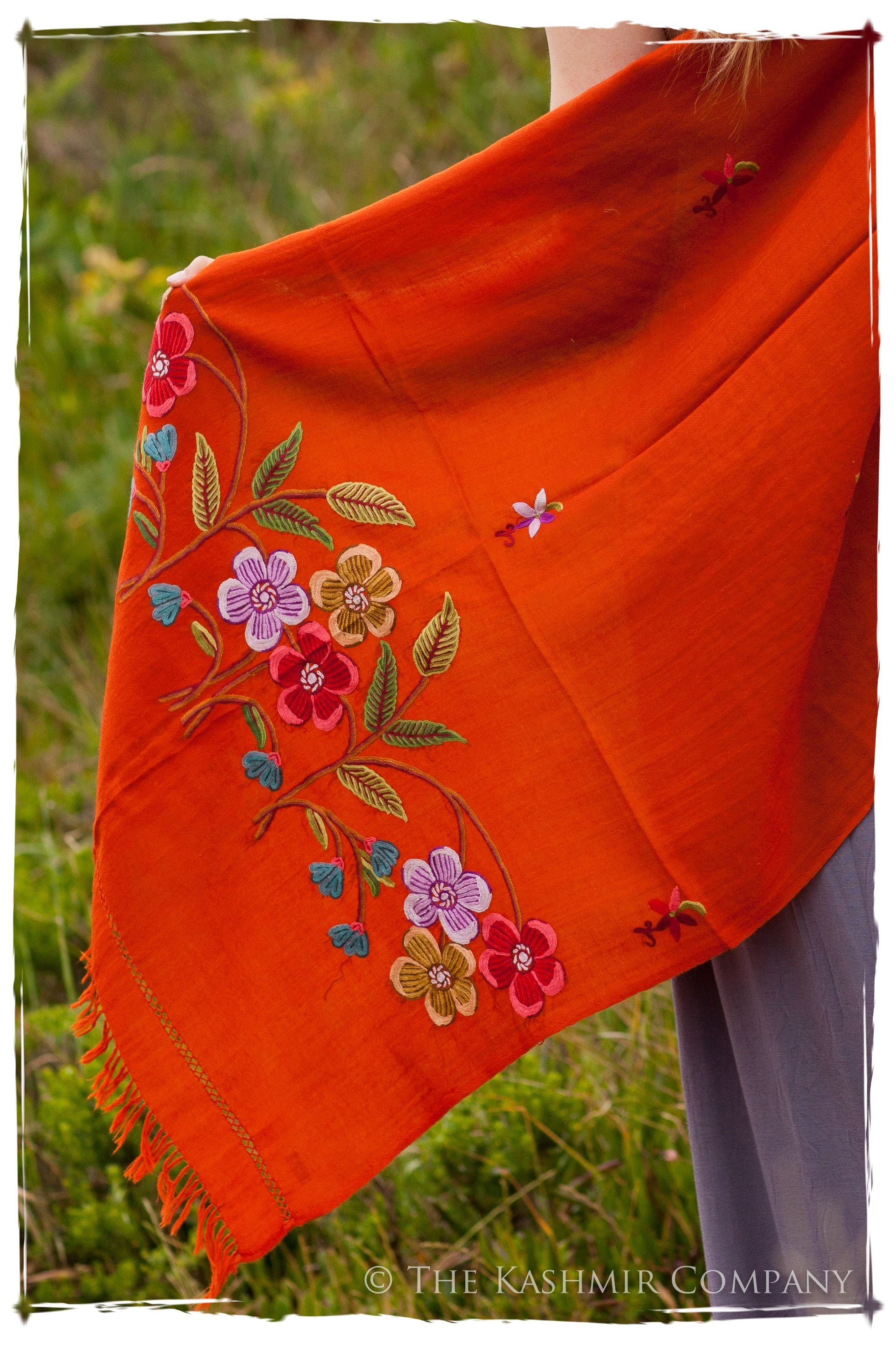 Je Ne Sais Quoi Emberglow Shawl