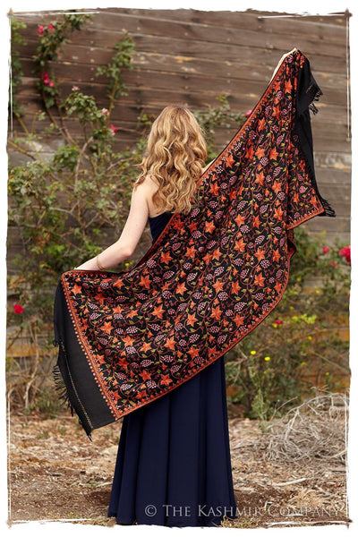 Feuilles de Vigne Noir Shawl