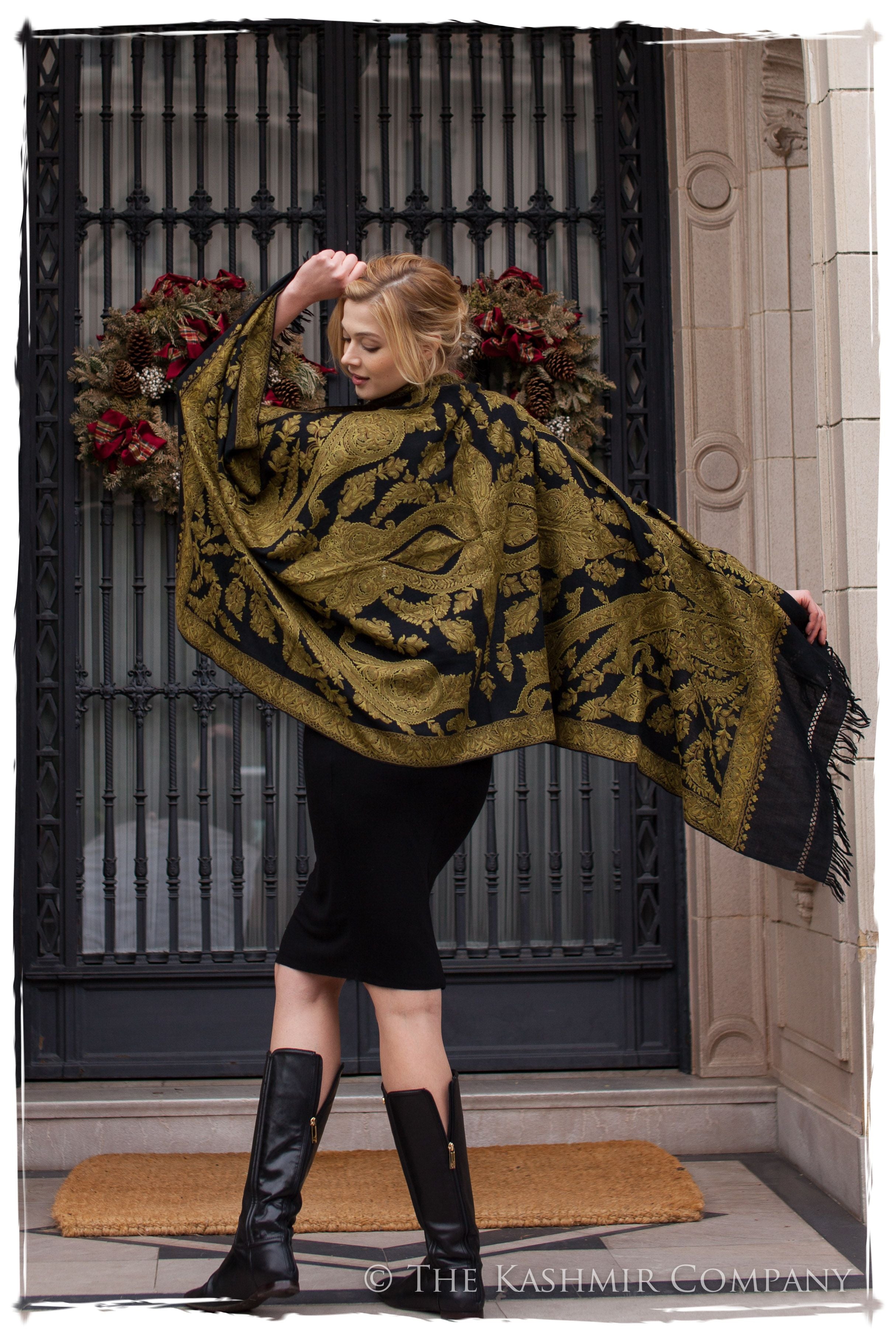 Le Château de émeraude Paisley Antiquaires Shawl