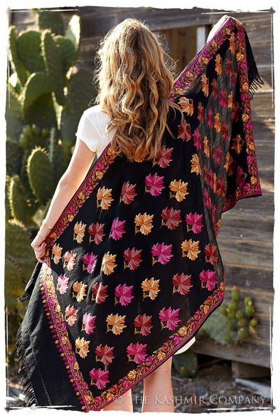 Les Nouvellest Elegance Noir Shawl
