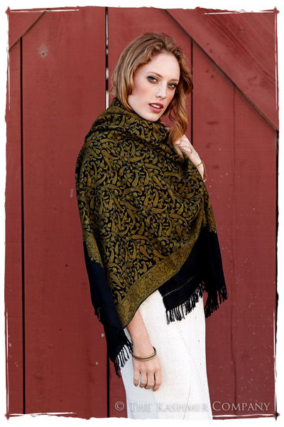 Prairie Francais Vert Paisley Shawl