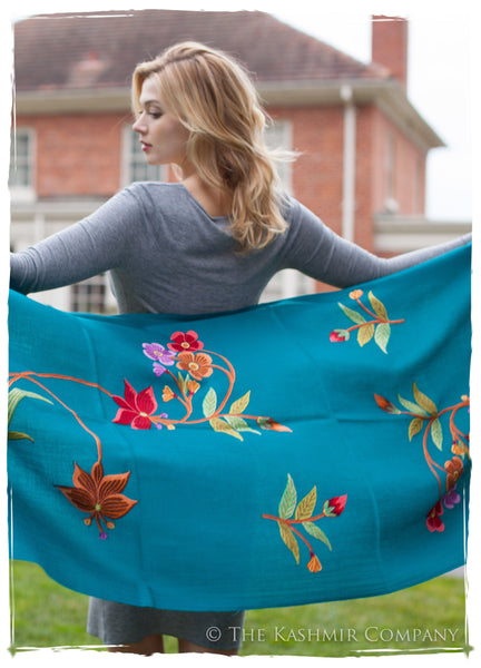 Je Ne Sais Quoi Jardin bleu fleurs Shawl