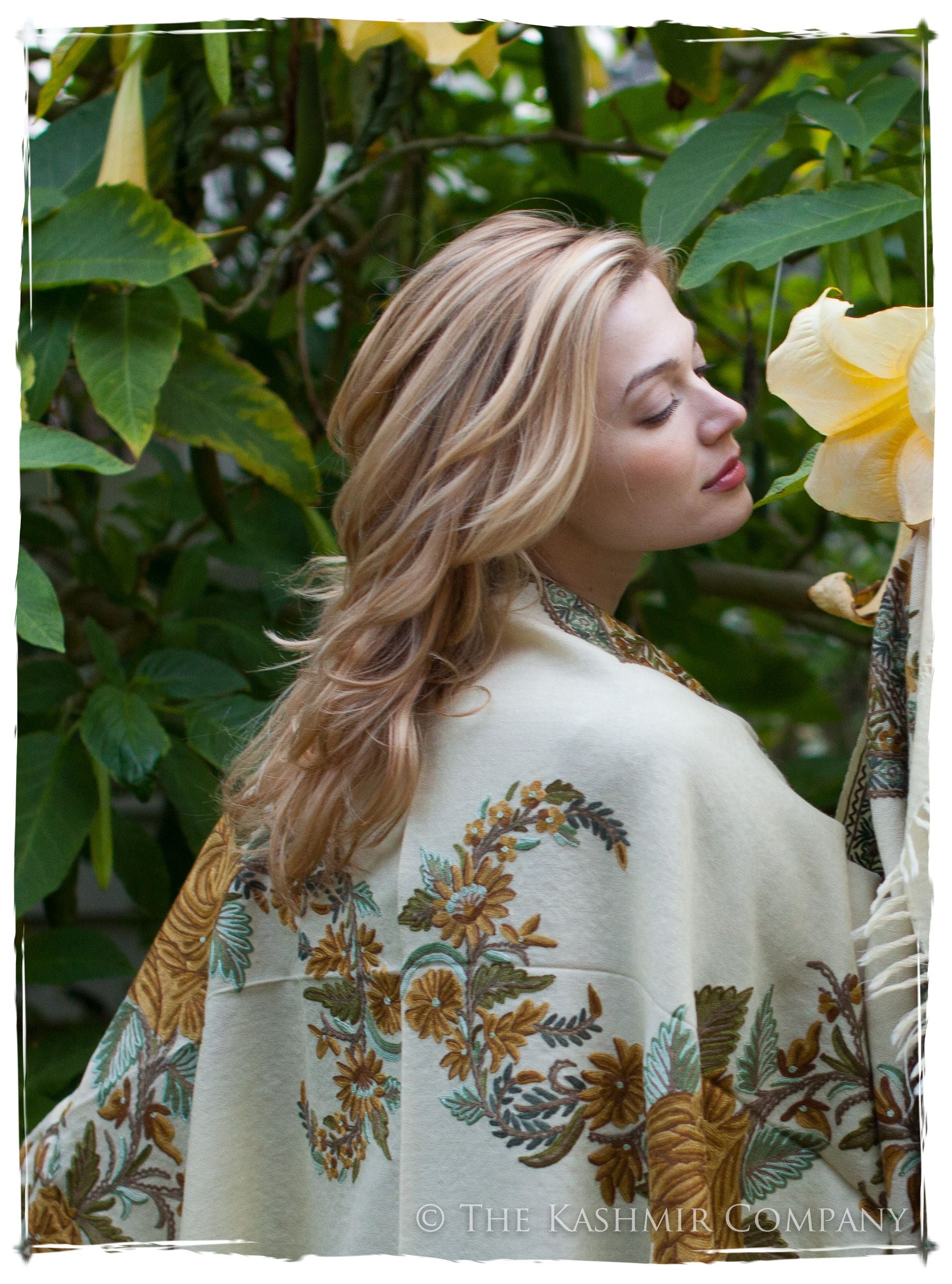 Palais de Paris Orient Antiquaires Shawl
