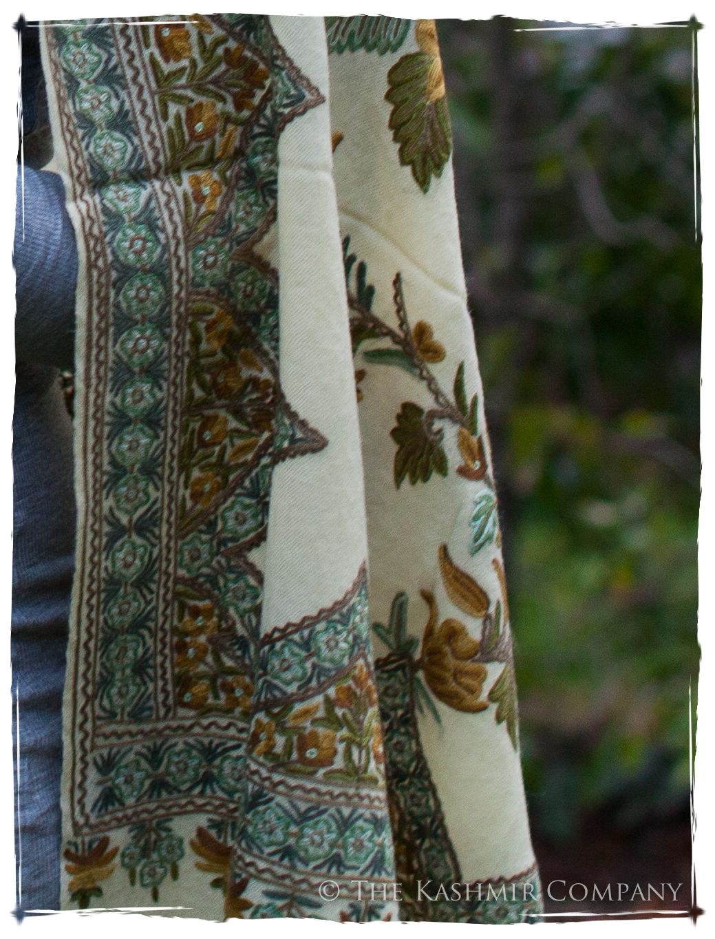 Palais de Paris Orient Antiquaires Shawl