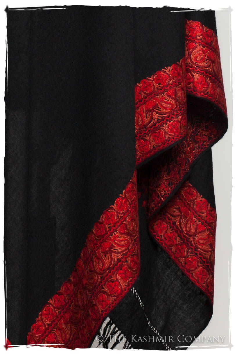 Trois Frontière Rococco Royale Mascarade Shawl
