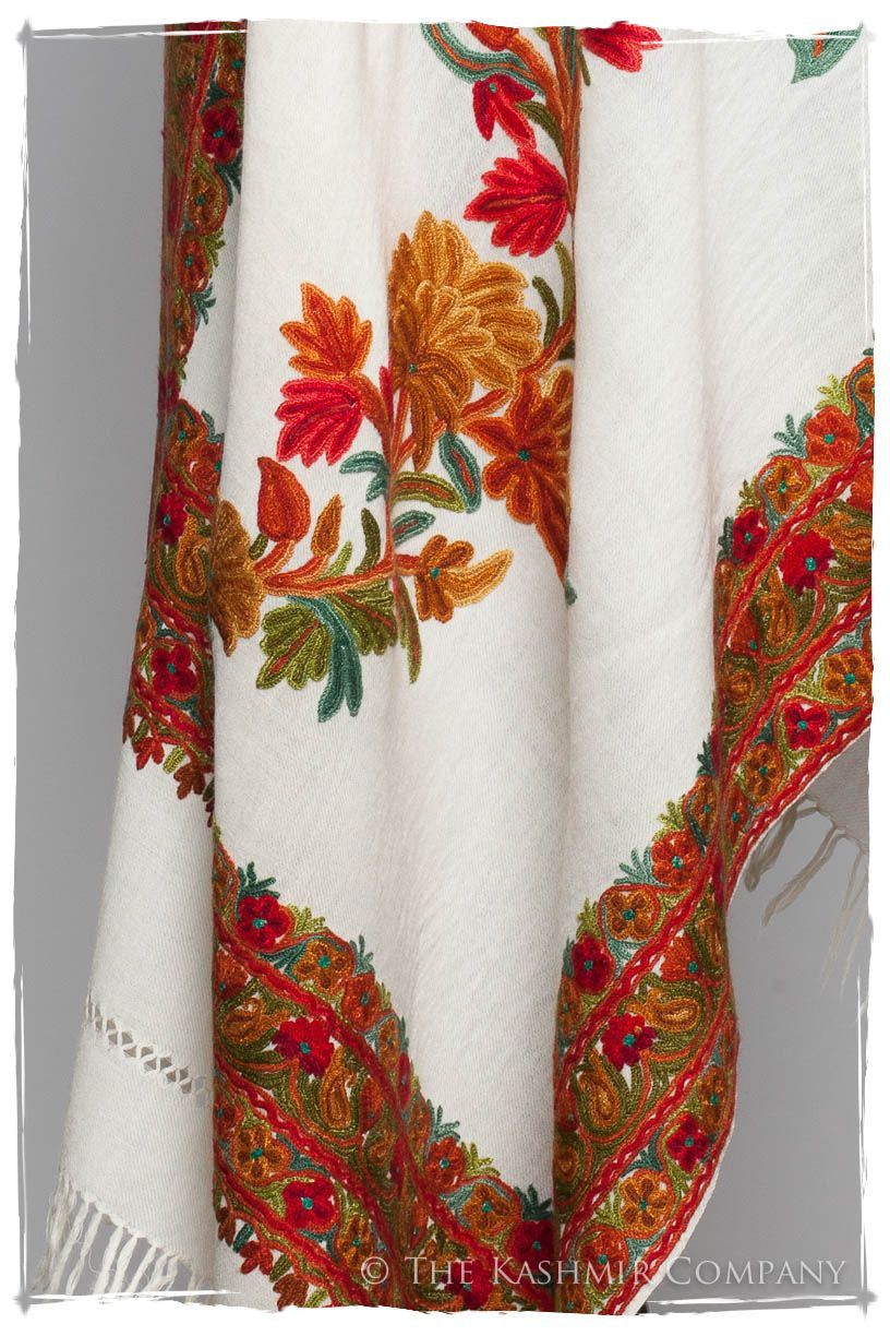 Trois Frontières Rose of Sharon Ivorie Pauline Shawl
