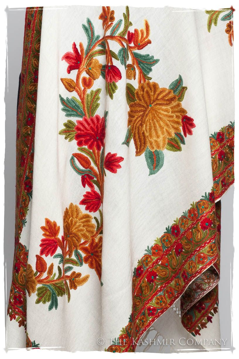 Trois Frontières Rose of Sharon Ivorie Pauline Shawl