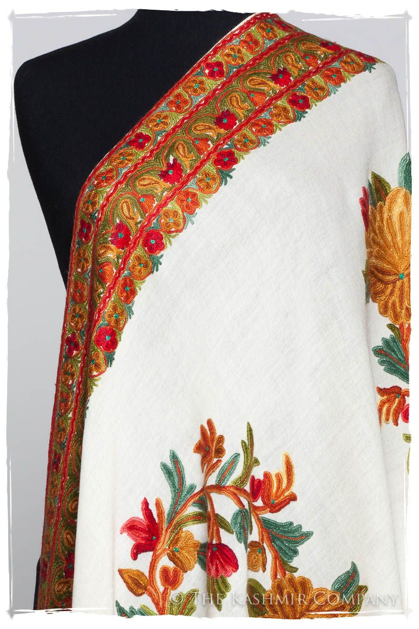 Trois Frontières Rose of Sharon Ivorie Pauline Shawl