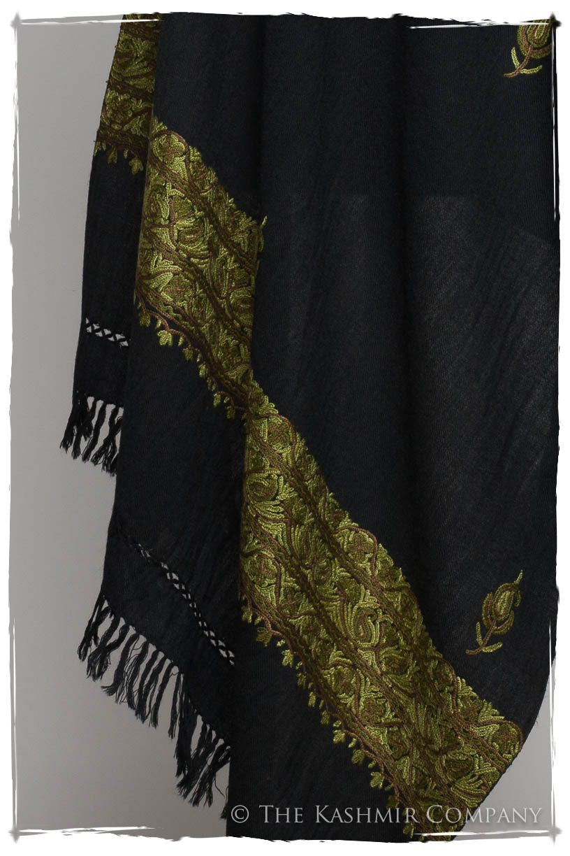 Ivy Forêt Trois Frontières Noir Gift Shawl