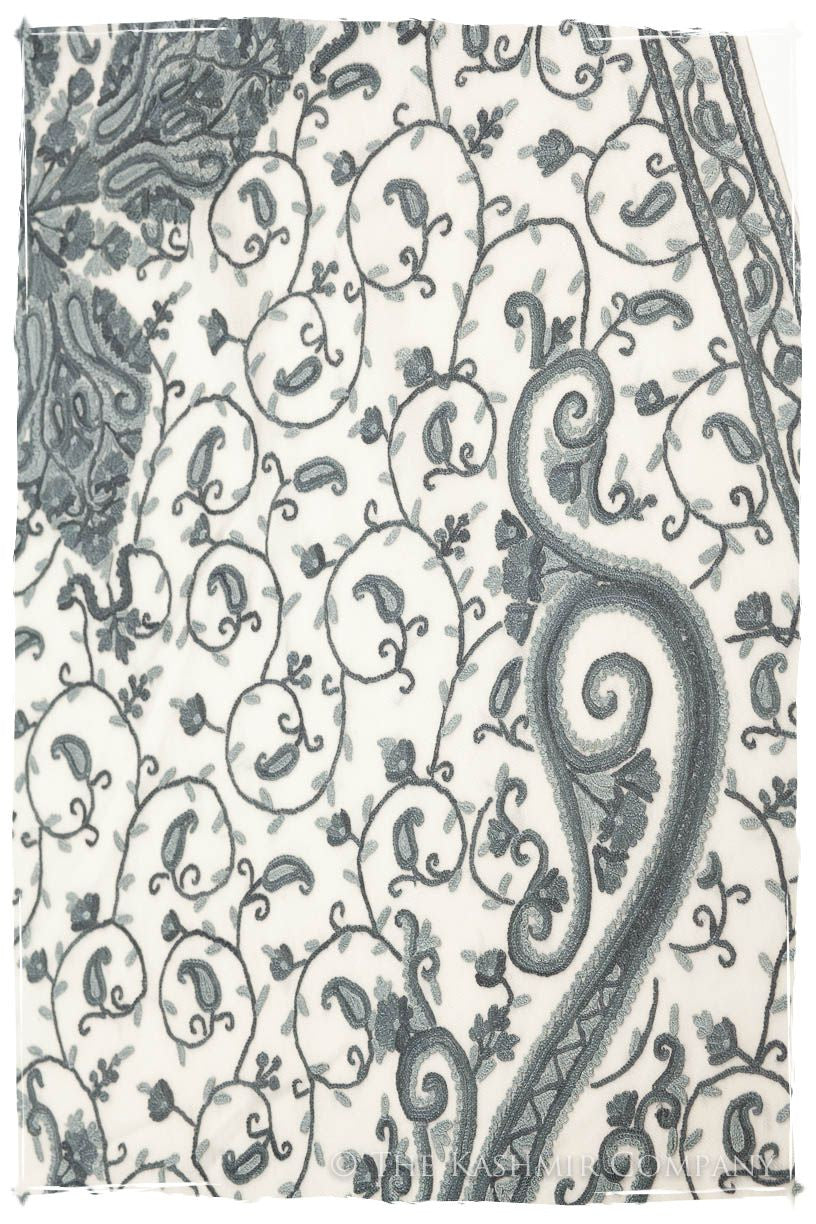 Pierre de Lune Royale Paisley Shawl