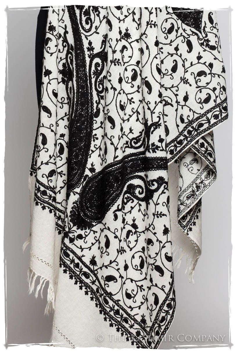 Jour et Nuit Royale Paisley Shawl