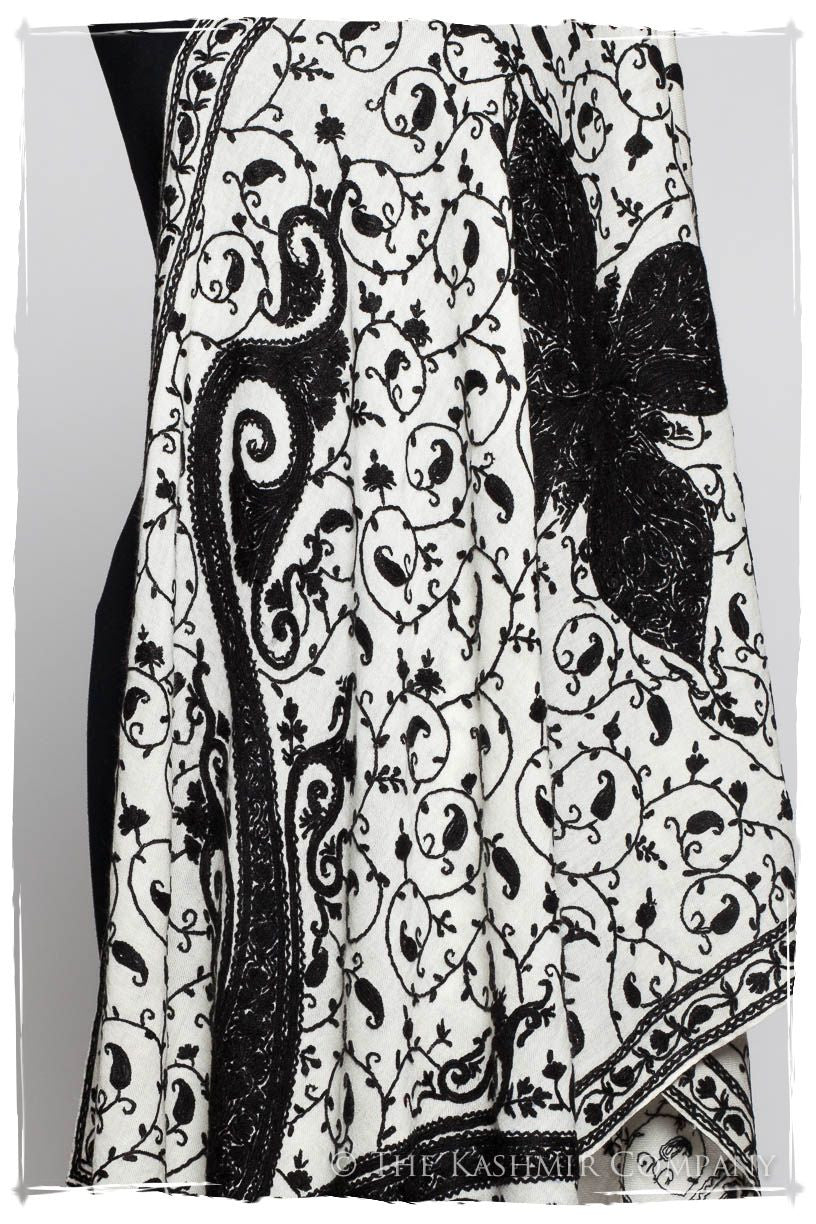 Jour et Nuit Royale Paisley Shawl