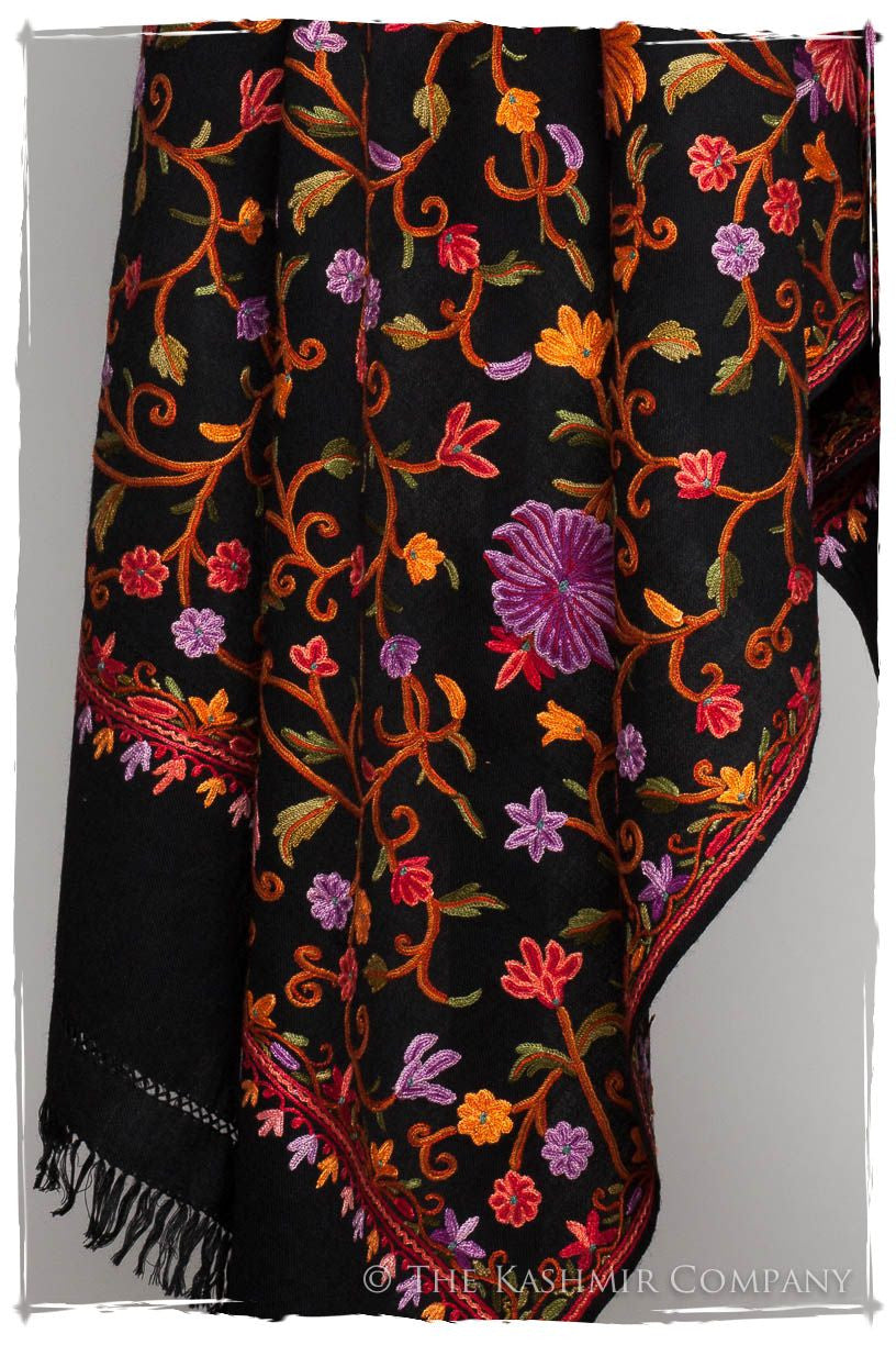 Jardin de Oeillet Notre Dame Noir Shawl