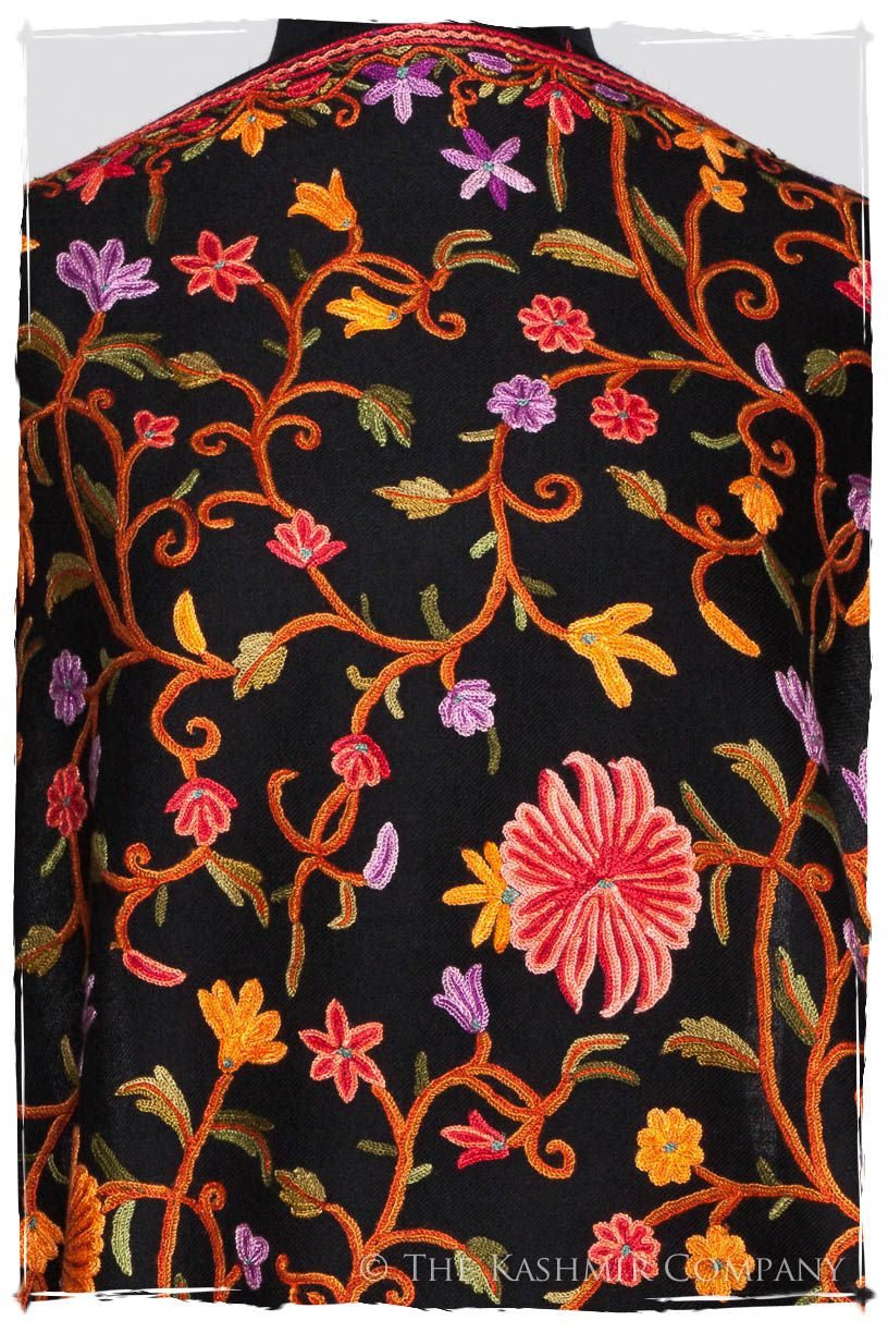 Jardin de Oeillet Notre Dame Noir Shawl