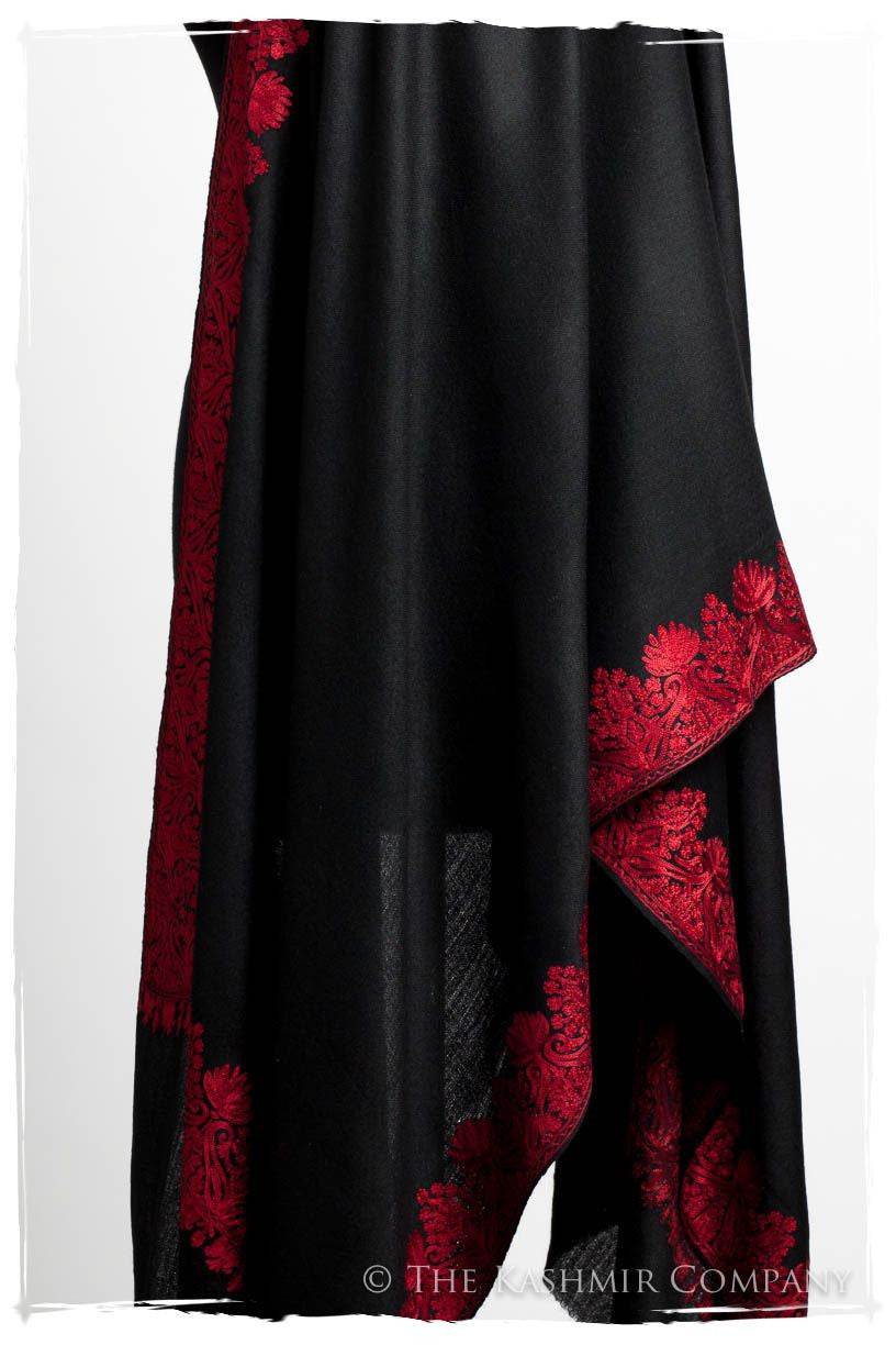 The Sophistiqué Rouge Deux Amour Frontière Shawl