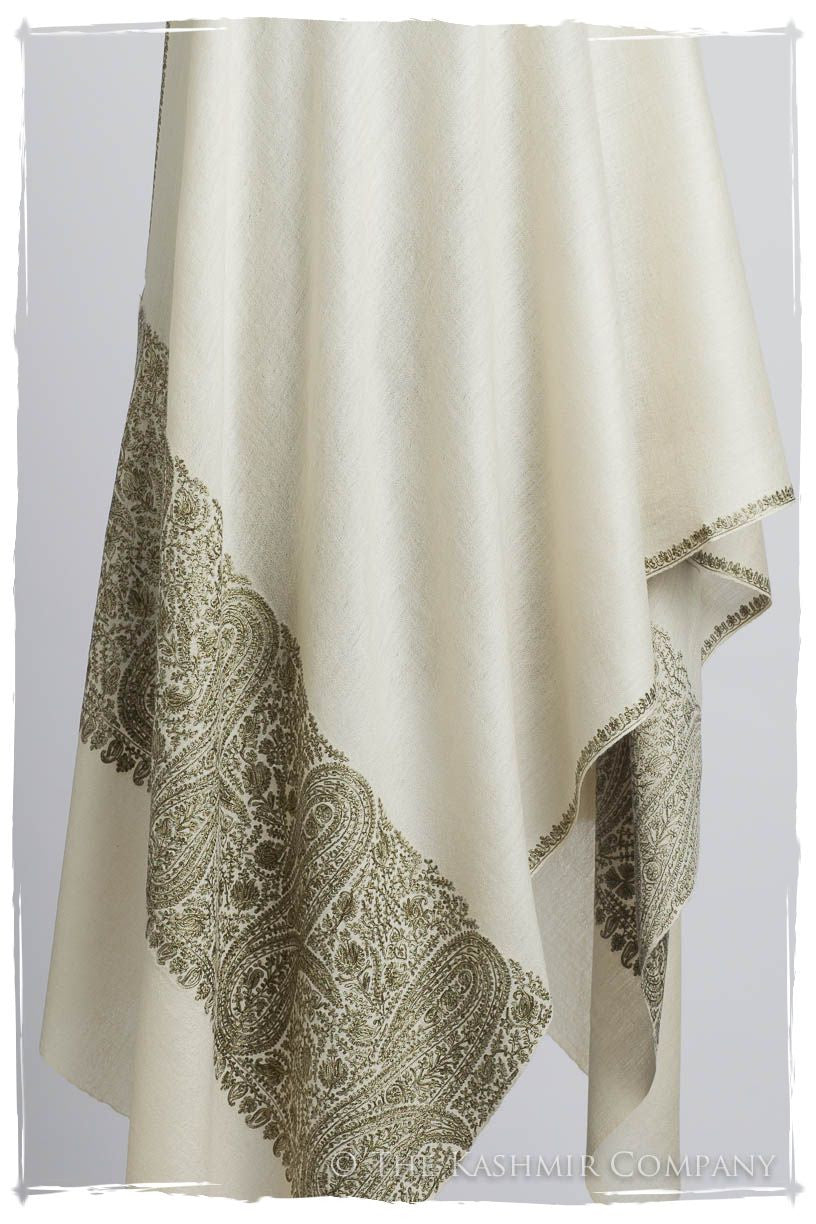 The Sophistiqué Ivoire Vignoble Empress Paisley Shawl