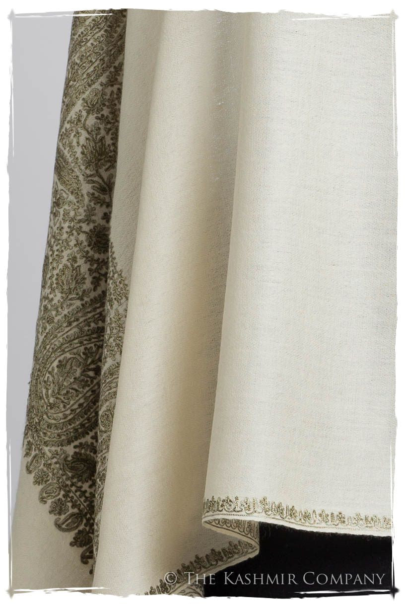 The Sophistiqué Ivoire Vignoble Empress Paisley Shawl