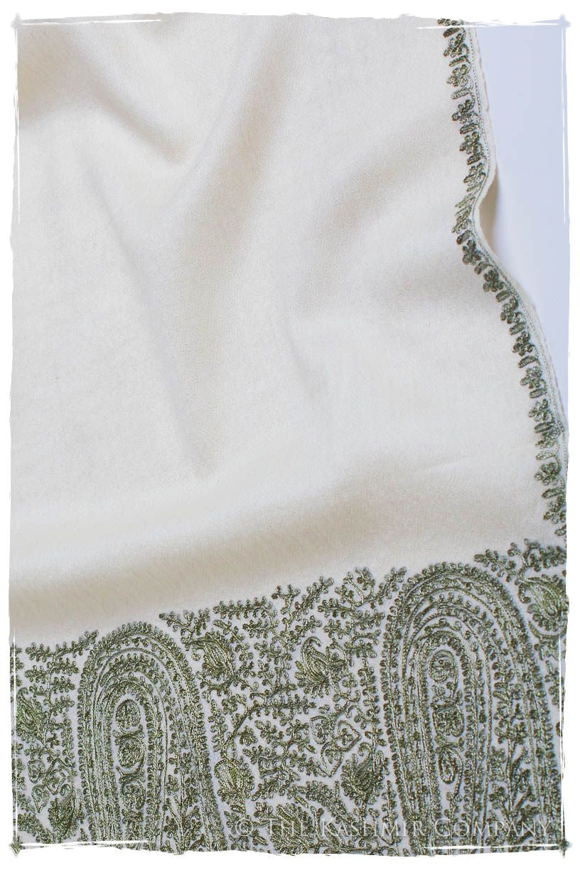The Sophistiqué Ivoire Vignoble Empress Paisley Shawl
