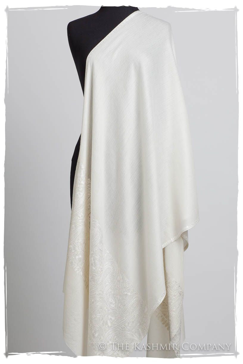 The Sophistiqué Ivoire Empress Paisley Shawl