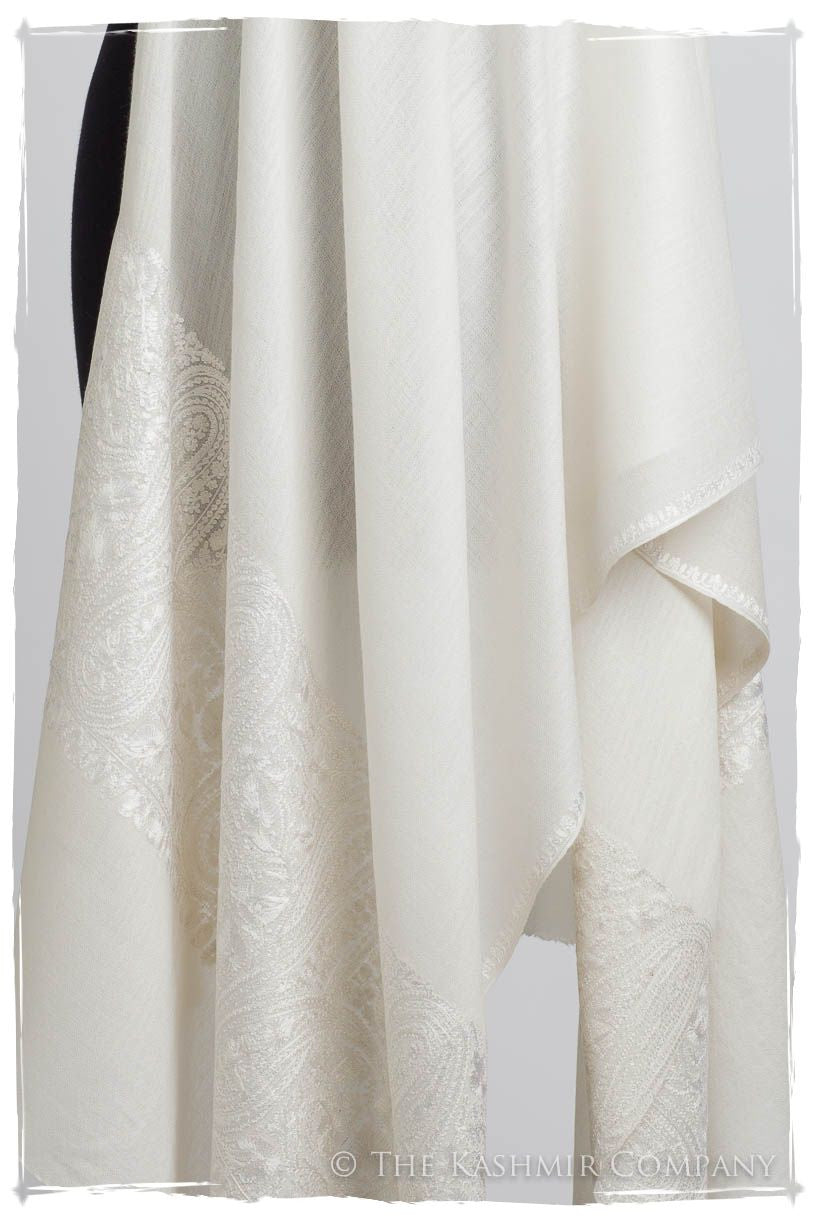 The Sophistiqué Ivoire Empress Paisley Shawl
