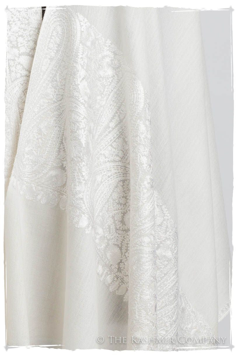 The Sophistiqué Ivoire Empress Paisley Shawl
