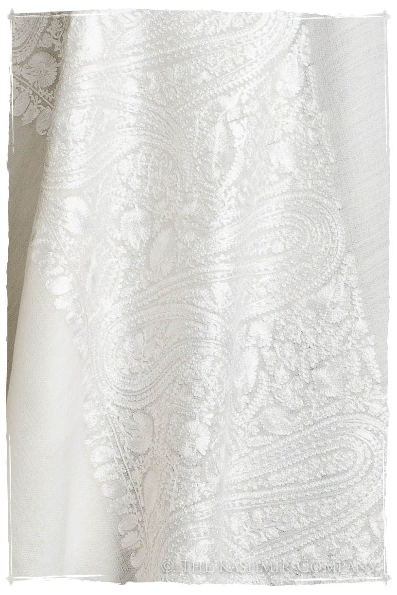 The Sophistiqué Ivoire Empress Paisley Shawl