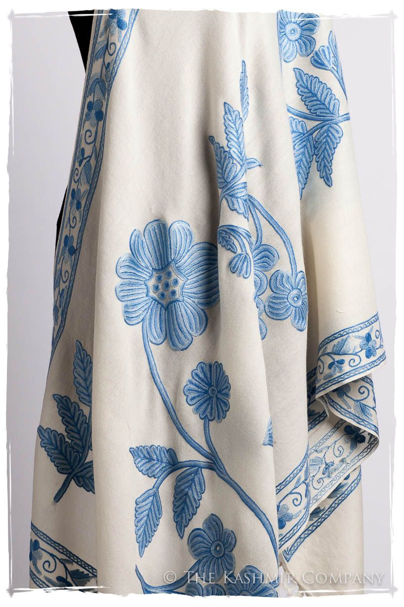 Nuances de bleu de l'ivoire Shawl