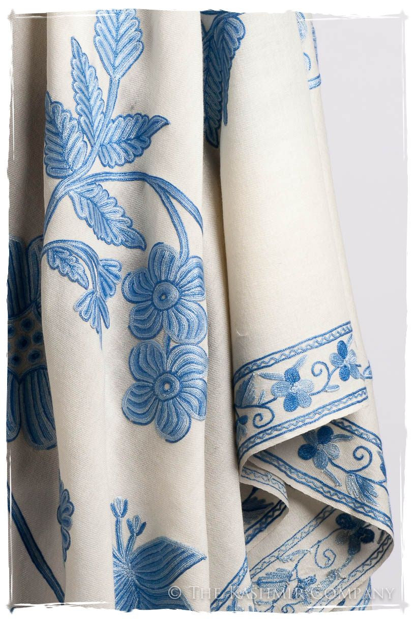 Nuances de bleu de l'ivoire Shawl