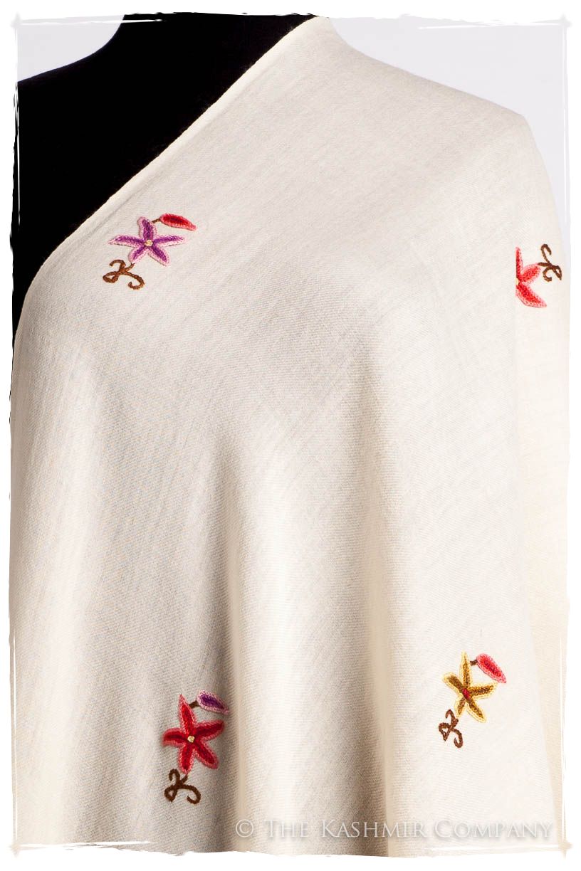 Je Ne Sais Quoi Français Ivorie Shawl