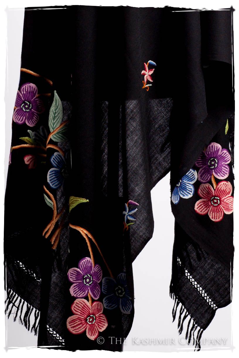 Je Ne Sais Quoi Français Noir Shawl